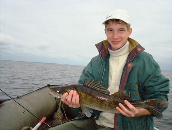 В човні. Судак 2,5 кг